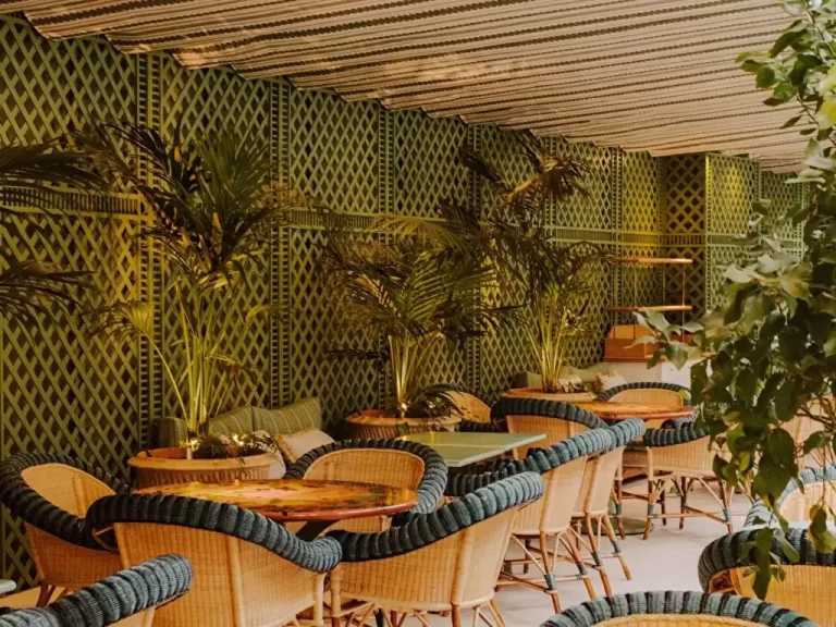 The guide about the most romantic and plant-filled restaurants in Paris to visit in 2024