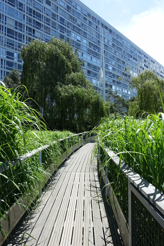 Jardin Atlantique is inspired by the role of Gare Montparnasse connecting Paris and the Atlantic Ocean